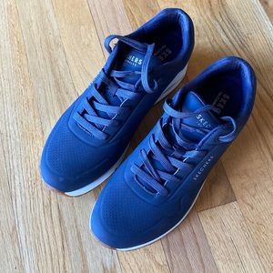 Skechers navy sneaker womens size 11
